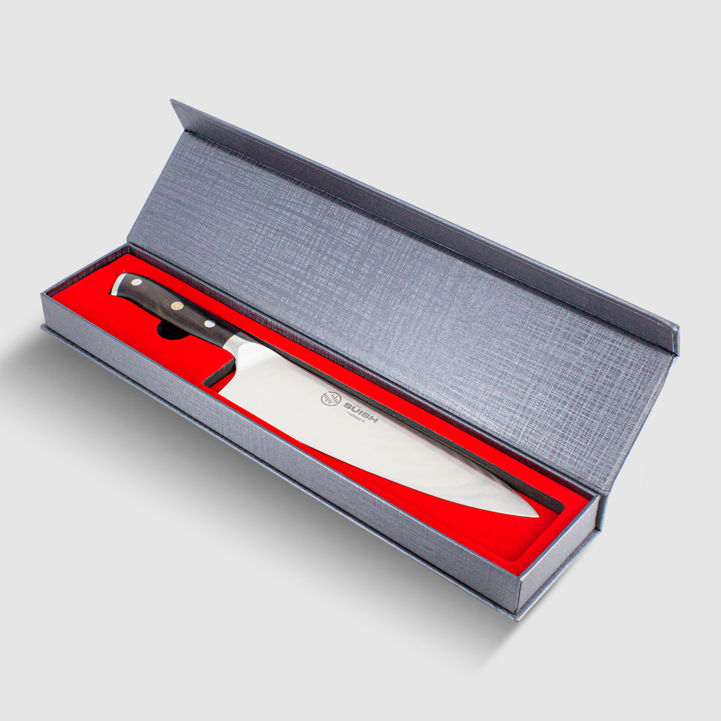 Cuchillo de Chef Profesional en Acción en la Cocina